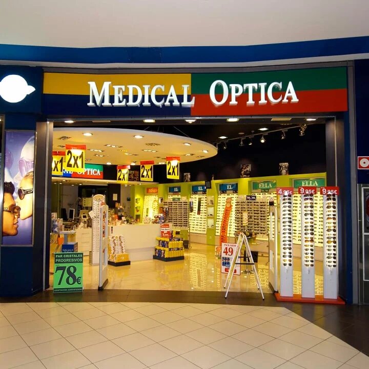 Medical Óptica Visión - 1999 - 2003: Continuamos abriendo ópticas para poder llegar a más clientes y de mejor manera